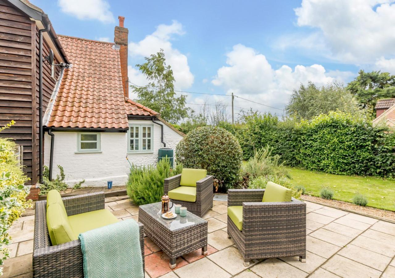 Wisteria Cottage Snape  Exterior photo