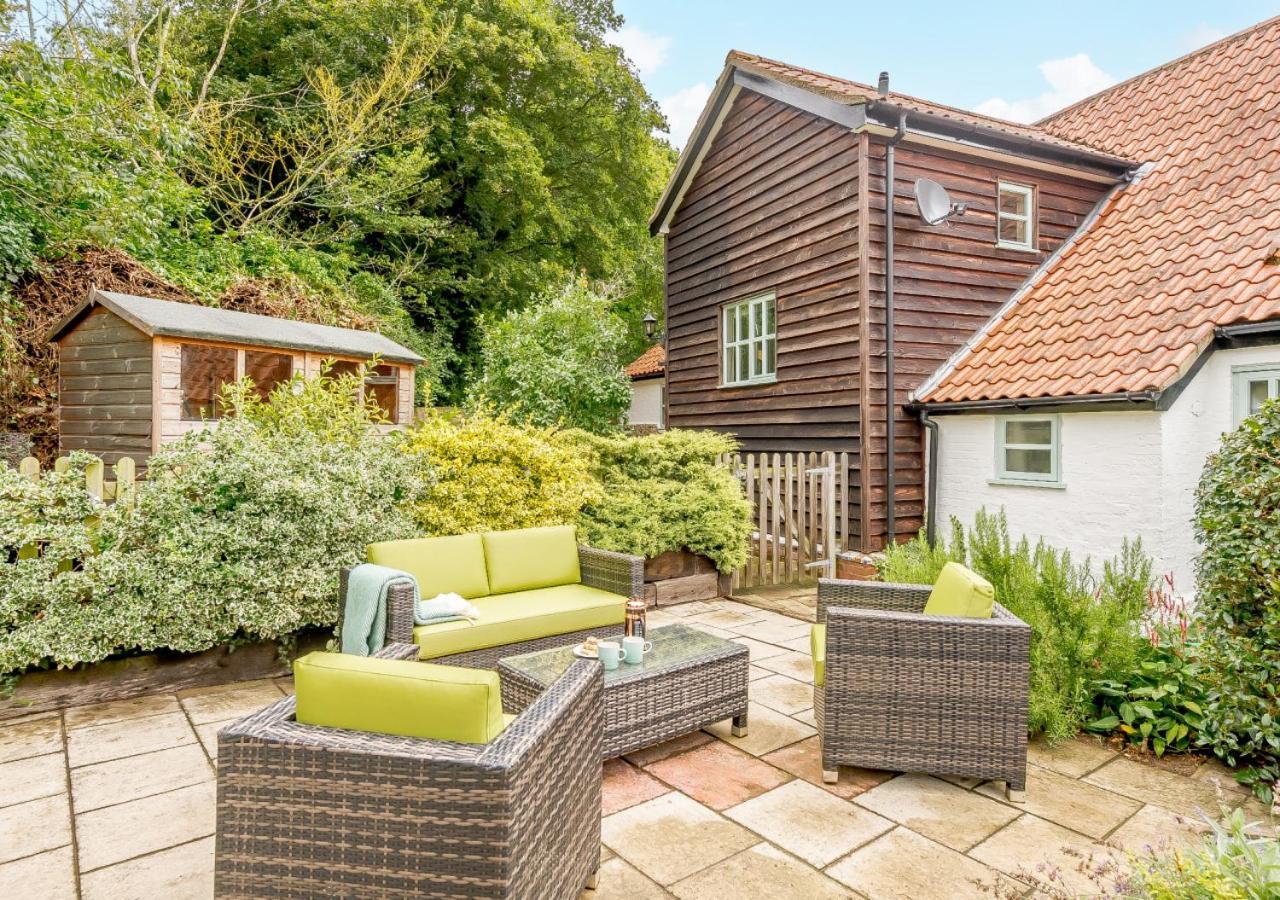 Wisteria Cottage Snape  Exterior photo