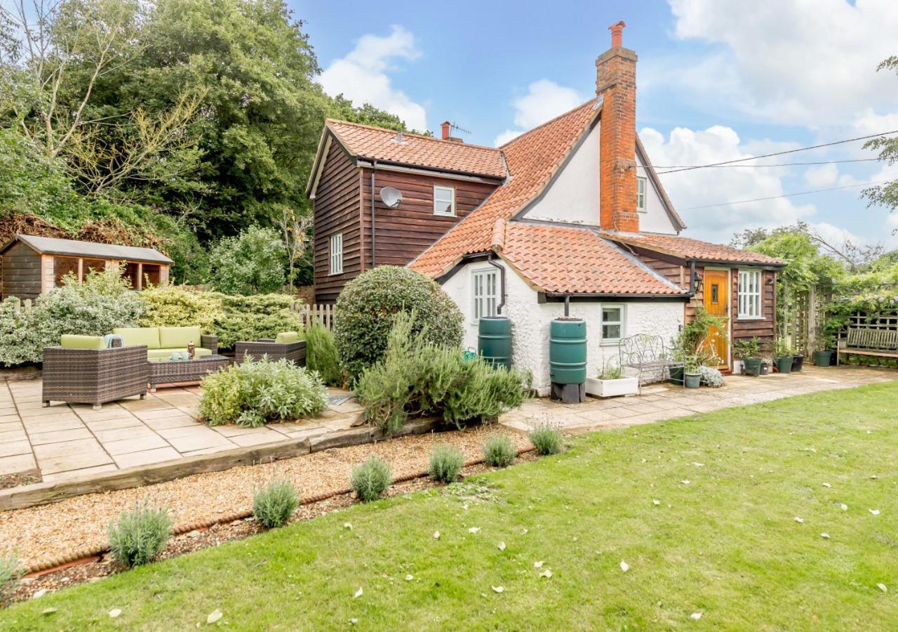 Wisteria Cottage Snape  Exterior photo